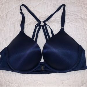Victoria’s Secret Bombshell Plunge